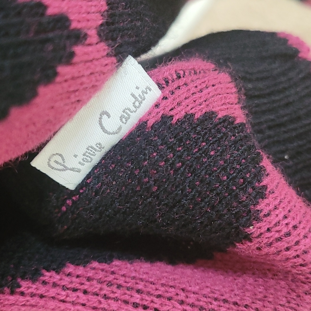 💕VINTAGE PIERRE CARDIN SWEATER. - Picture 8 of 10